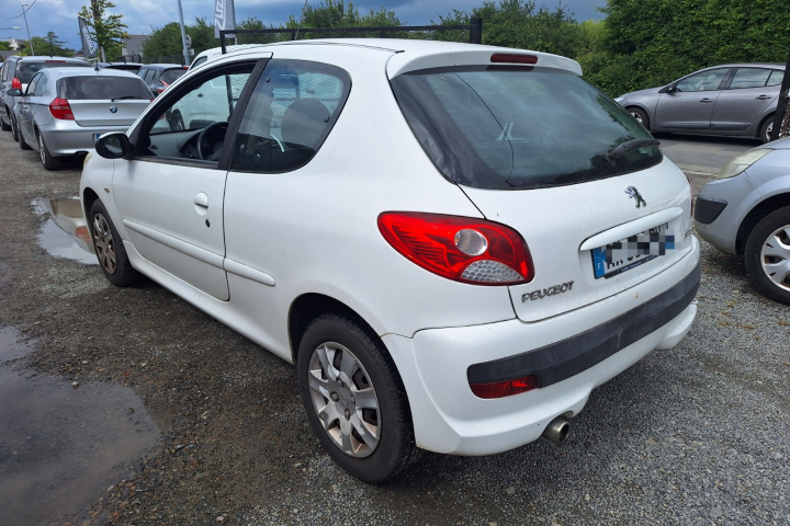 PEUGEOT 206+