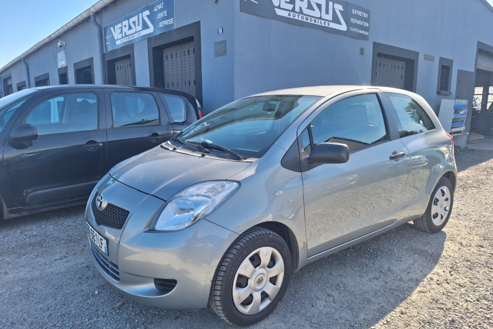 TOYOTA YARIS II