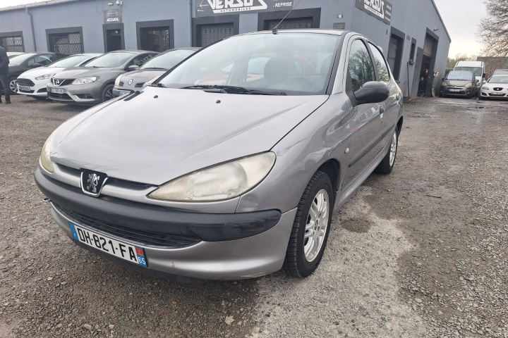 PEUGEOT 206