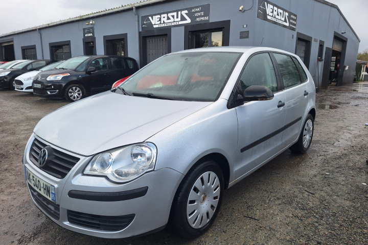 VOLKSWAGEN POLO