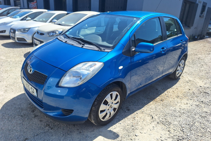 TOYOTA YARIS II