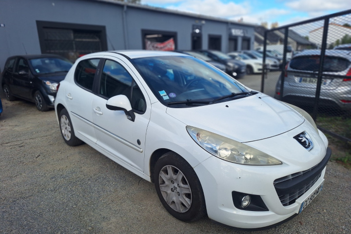PEUGEOT 207