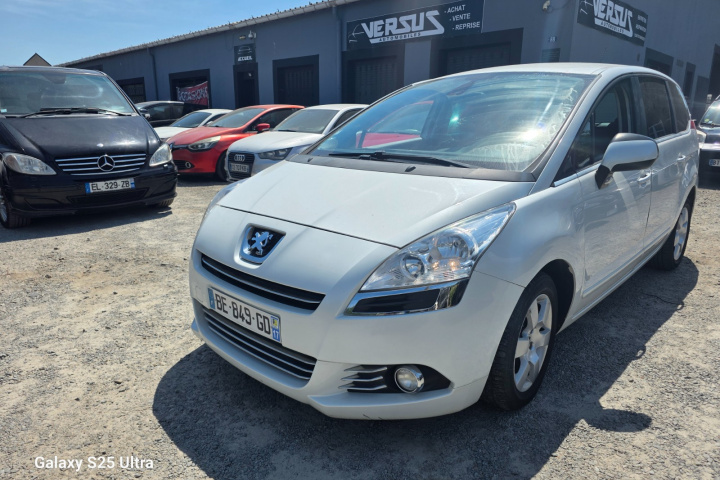 PEUGEOT 5008 BUSINESS