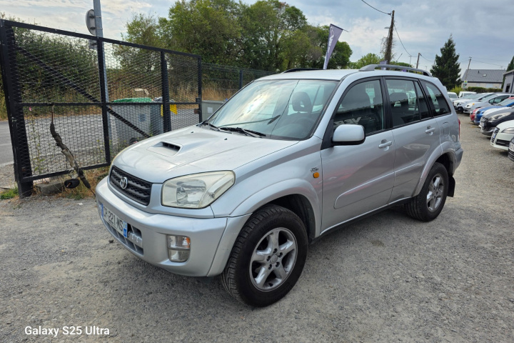 TOYOTA RAV4