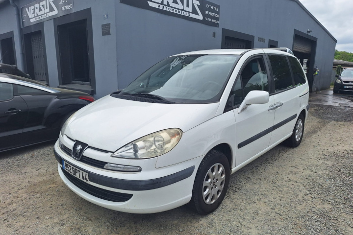 PEUGEOT 807