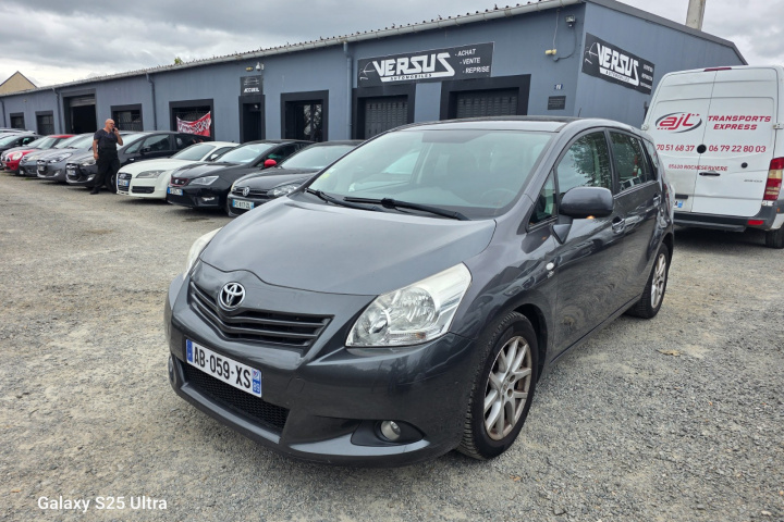 TOYOTA VERSO
