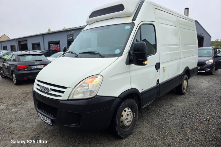 IVECO DAILY FOURGON